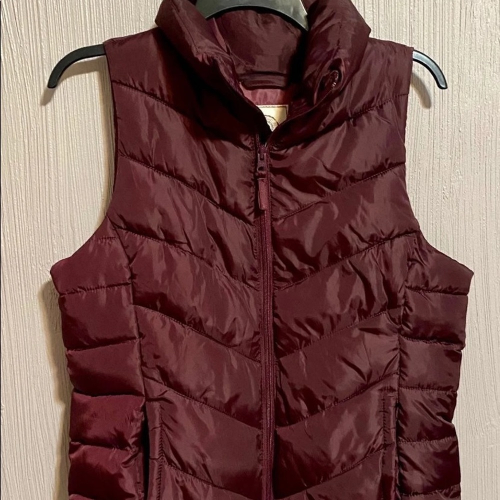Pufffer Vests - Picture 2 of 5